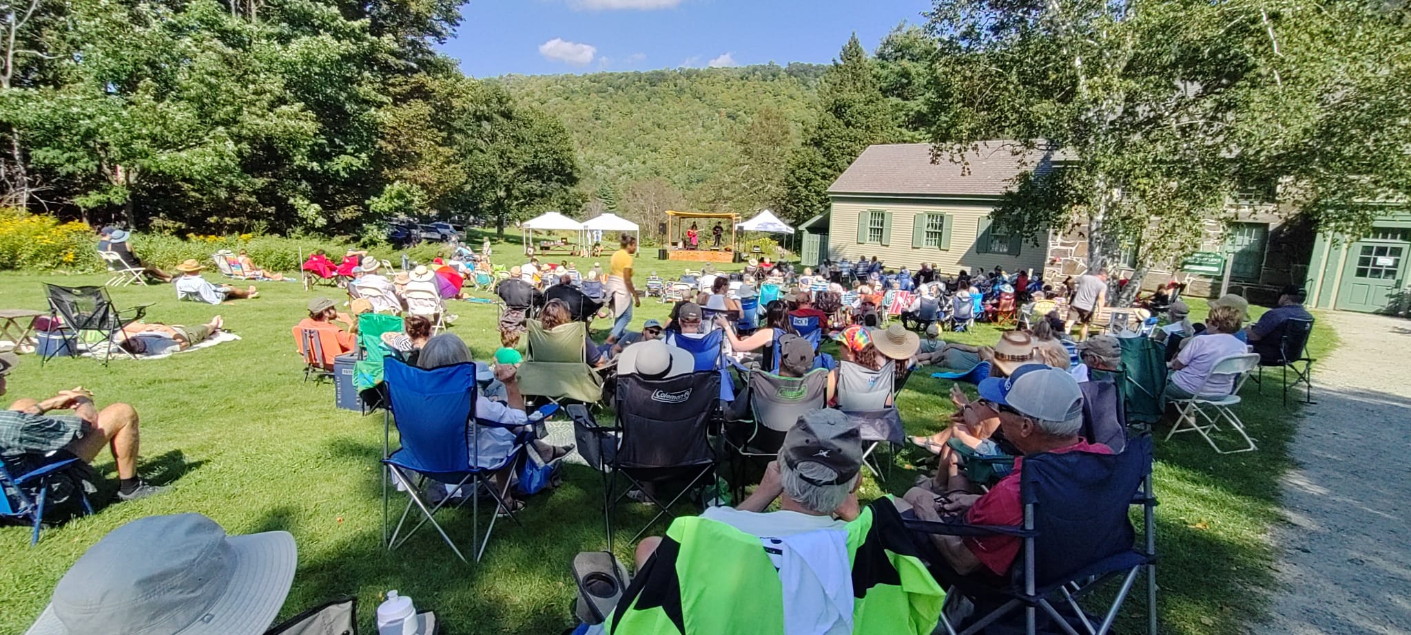 Crowd-Back-2023-Photo-Mary-Ottaway-69539971d7777e959fb12ec23d23c780
